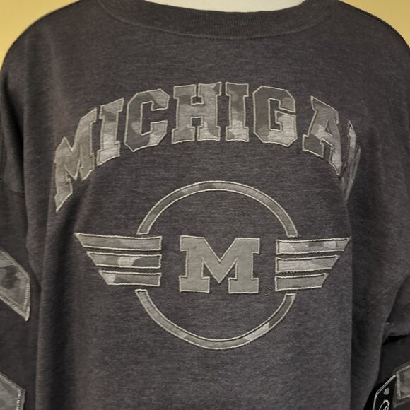 NEW Michigan Wolverines Colosseum OHT Camo Crew Neck Sweatshirt Women's M - Picture 5 of 9